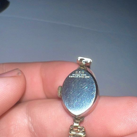 Vintage Women’s Elgin 21 10K Bezel Watch - Picture 8 of 10